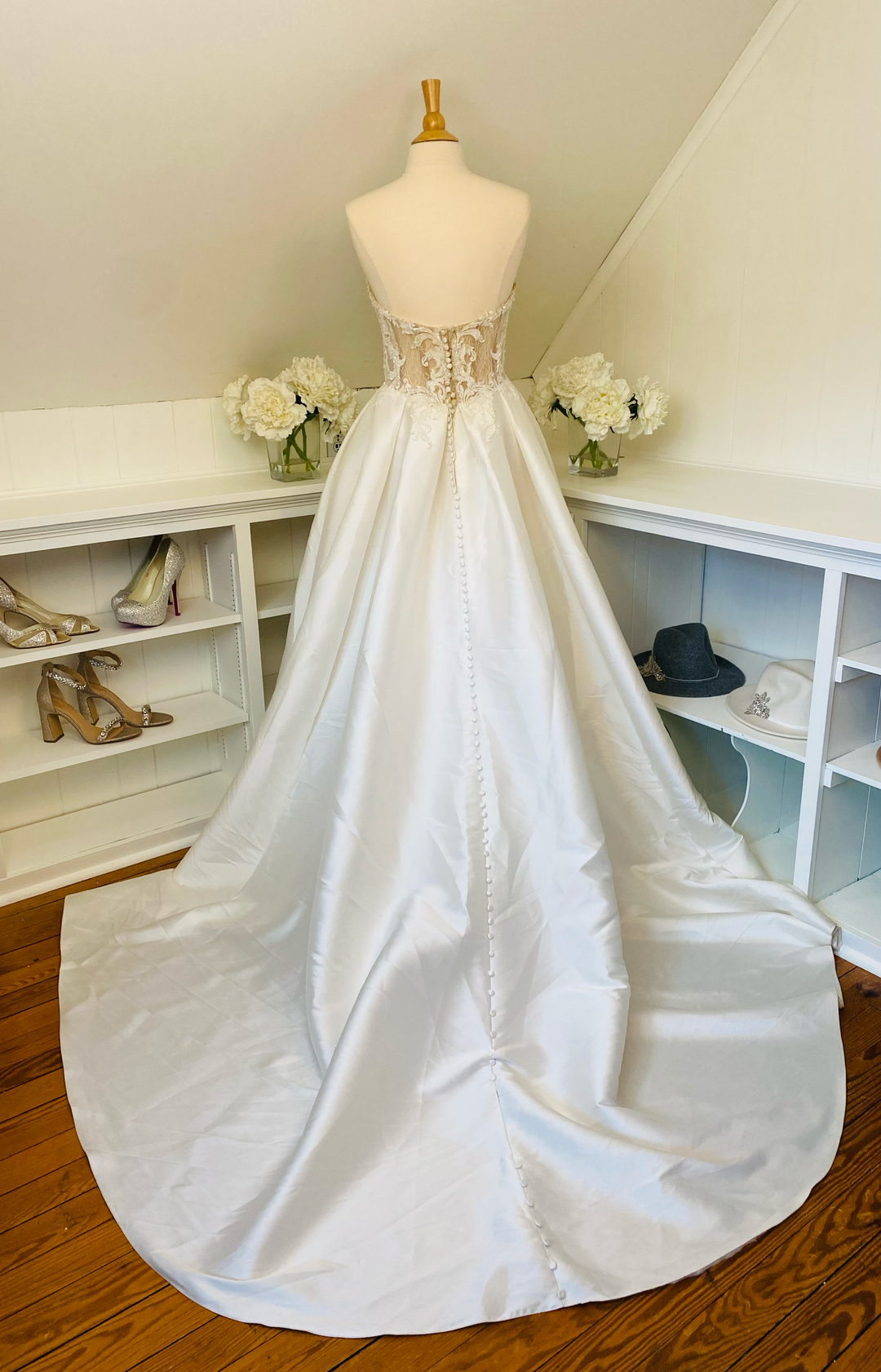 Essense of Australia Gown Style D2486 Size 16