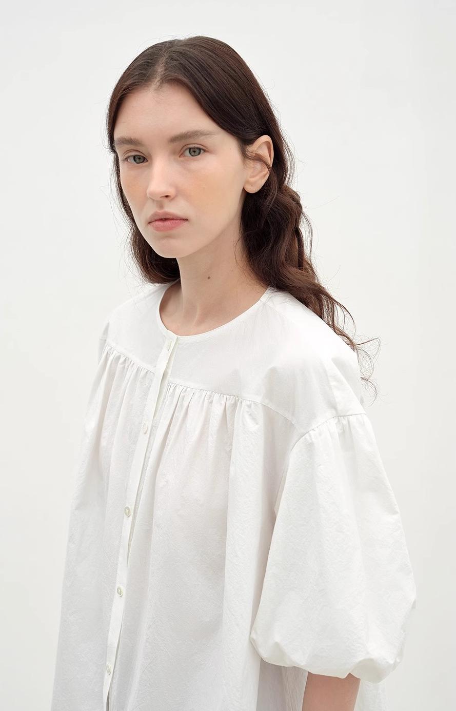 "Romantic Line Drawing" Pure Cotton Slightly Wrinkled Puff Sleeve Short Top for Women by Firelady Fur