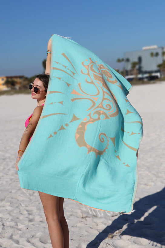 Seahorse Vert Pale - Turkish Towel by Sun Drunk