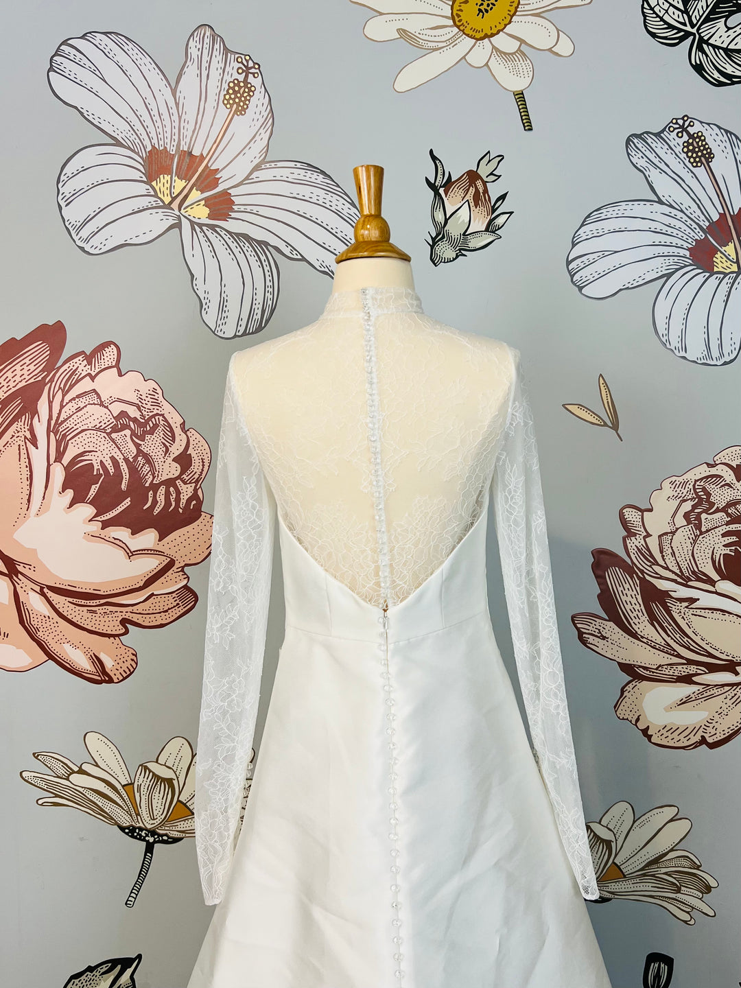 Lotus Threads Gown Style 22103 Size 4