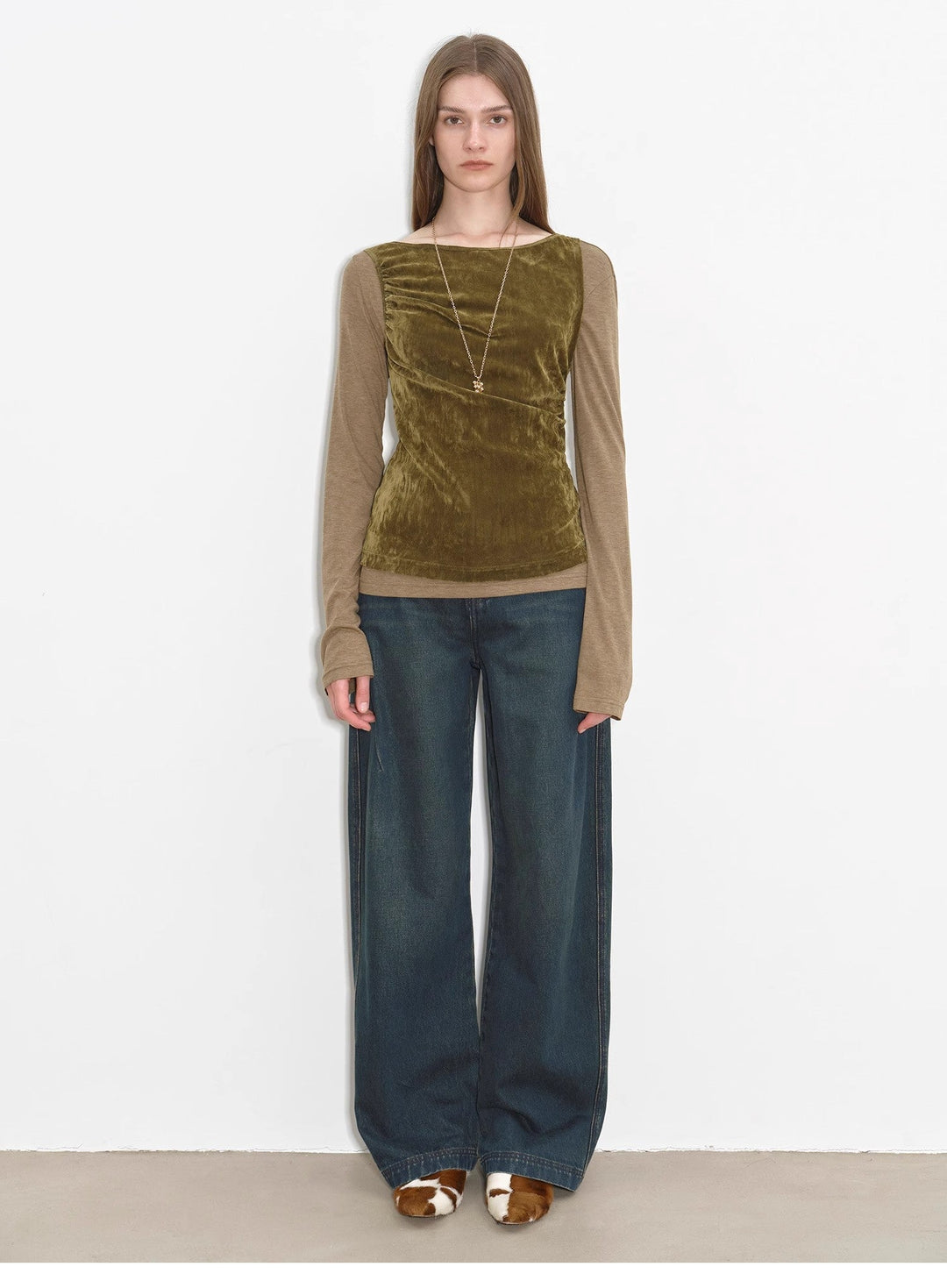 "Blue Island" heavy-duty distressed, slim and durable mid-rise curved knife cotton washed jeans by Firelady Fur