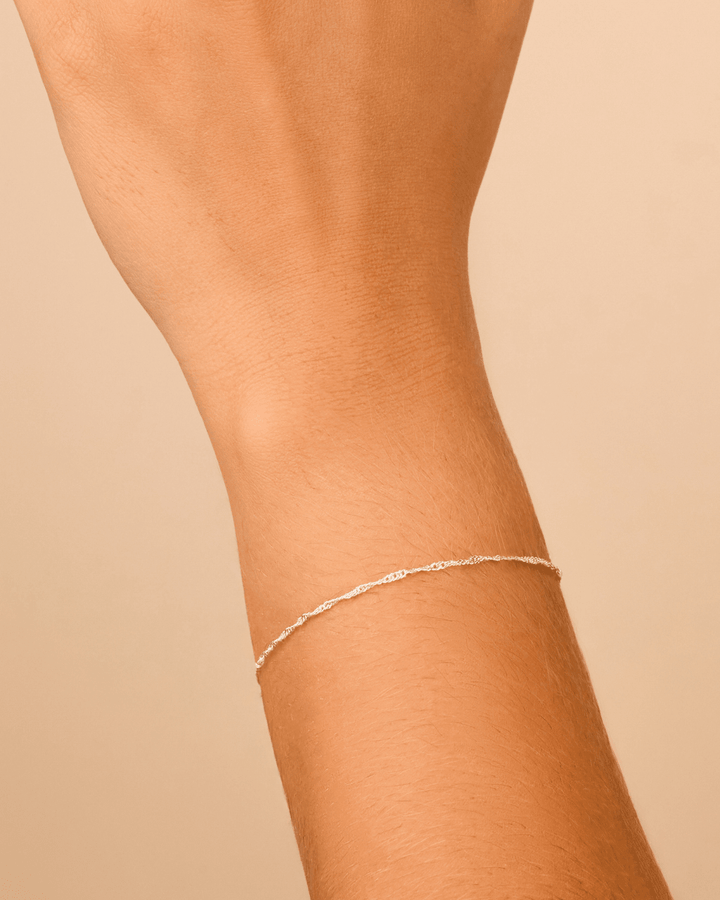Janina Delicate Twisted Chain Bracelet