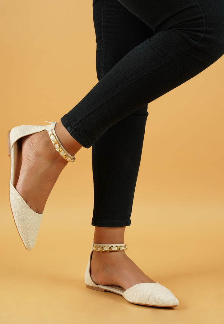 Buqisi Chain Embellished Flat Sandals by London Rag