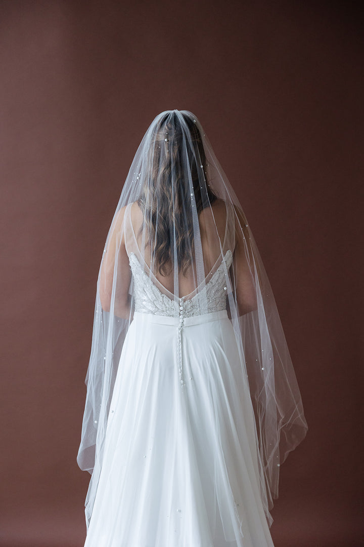 Moon Pearls Veil (2 Lengths Available)