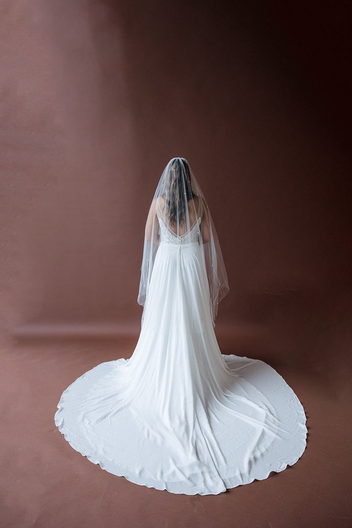 Moon Pearls Veil (2 Lengths Available)