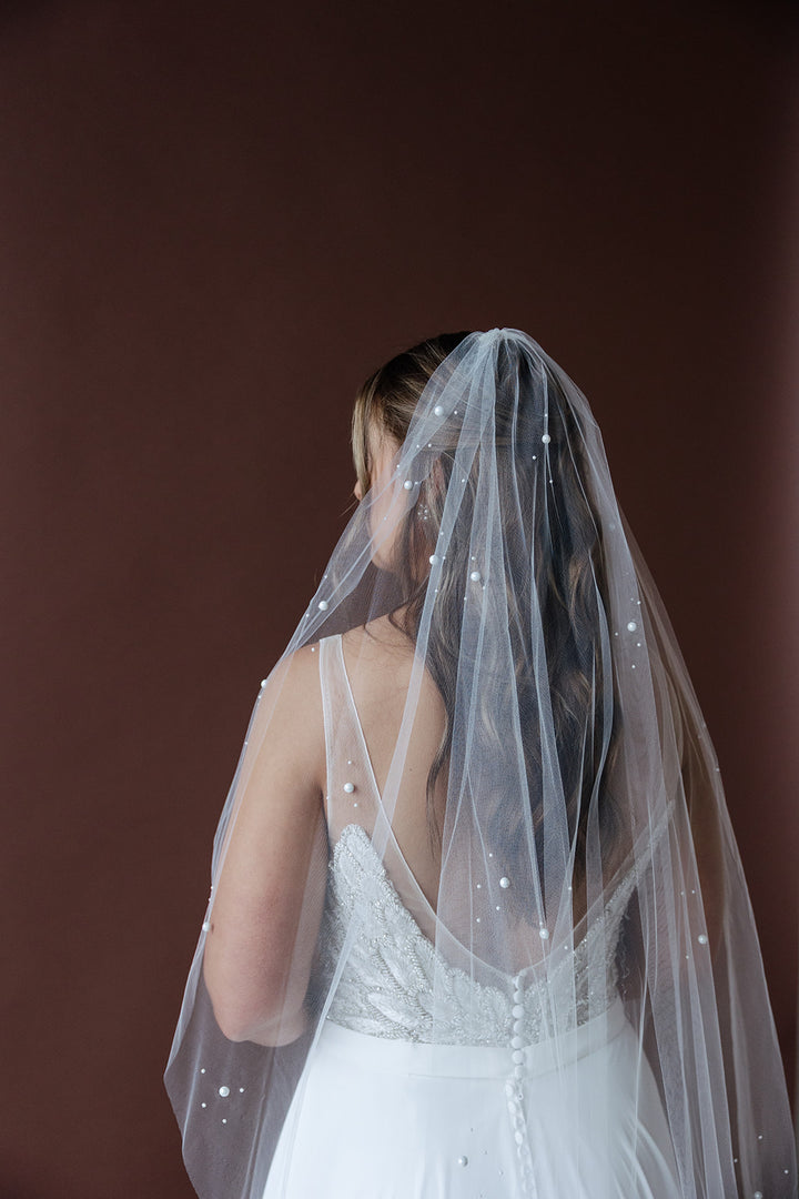 Moon Pearls Veil (2 Lengths Available)