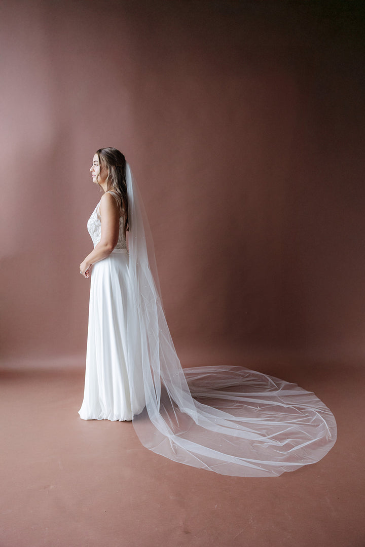 Moon Pearls Veil (2 Lengths Available)