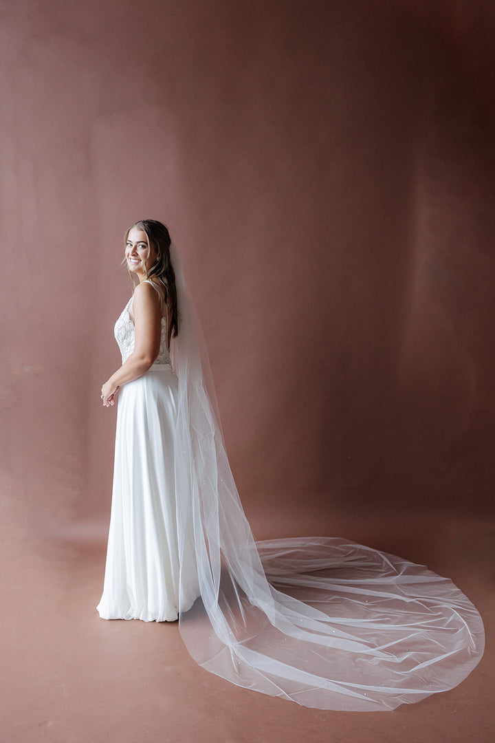 Moon Pearls Veil (2 Lengths Available)