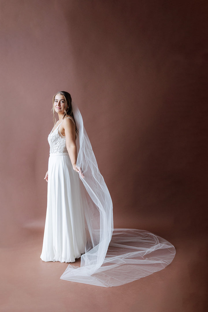 Moon Pearls Veil (2 Lengths Available)