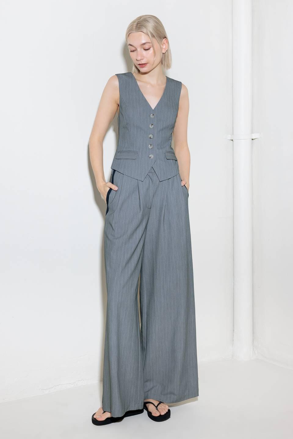 SMILE BRIGHT IN GREY WOVEN VEST