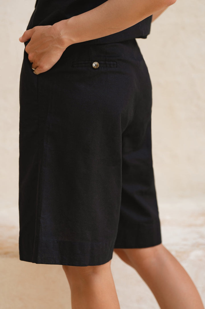 Faro Bermuda Linen Shorts by Bali Lane