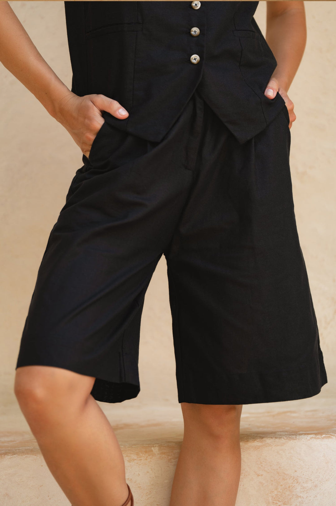 Faro Bermuda Linen Shorts by Bali Lane