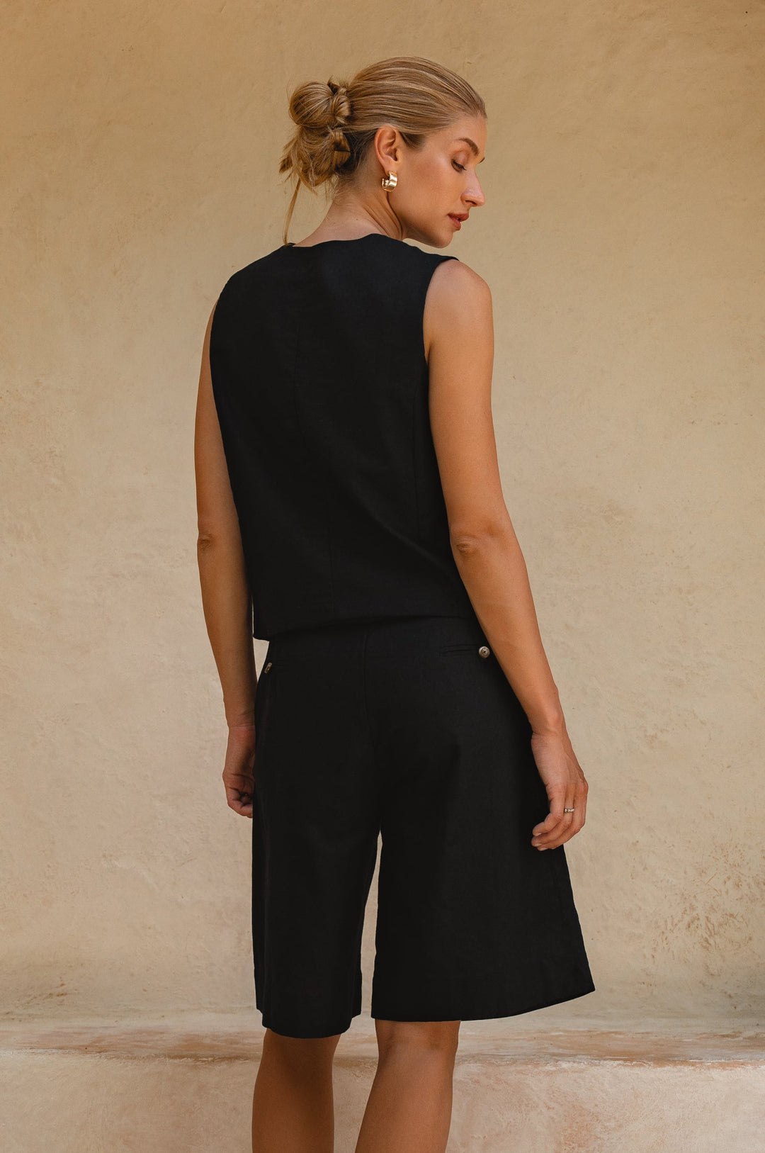 Faro Bermuda Linen Shorts by Bali Lane