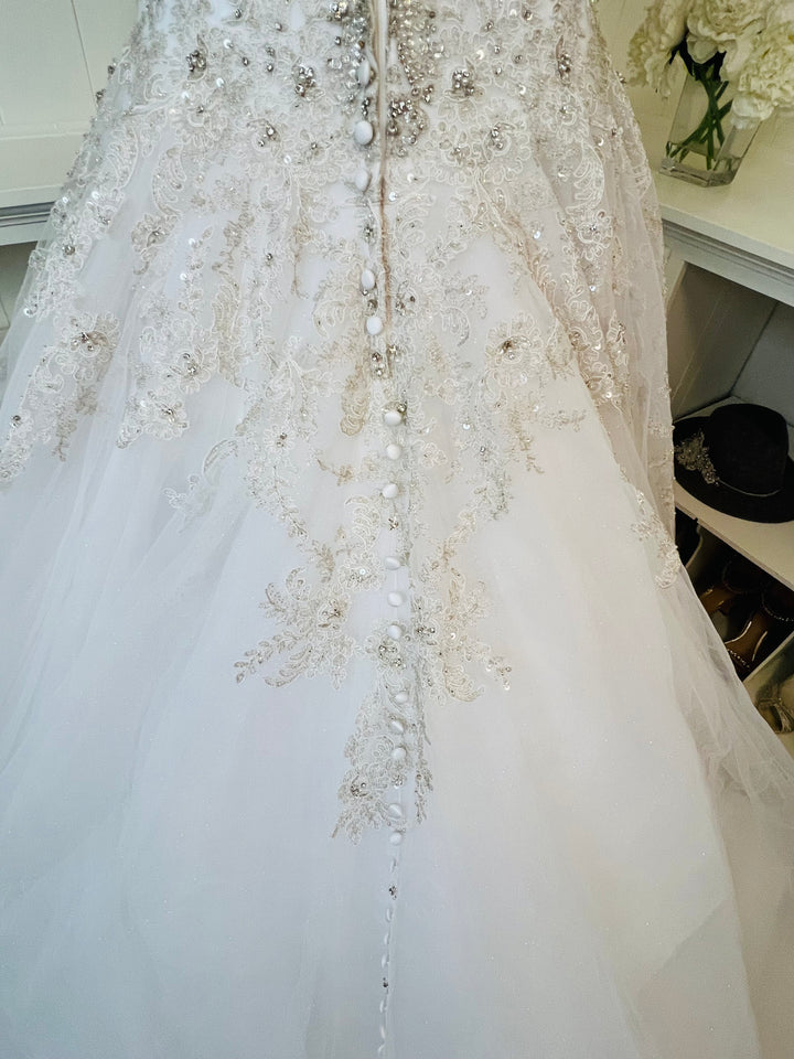 Allure Bridals Gown Style 9369 Size 6