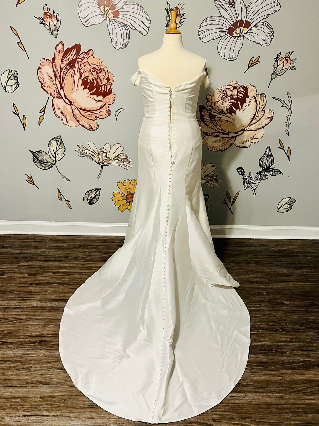 Essense of Australia Gown Style D2477 Size 20 – Pomp and Port