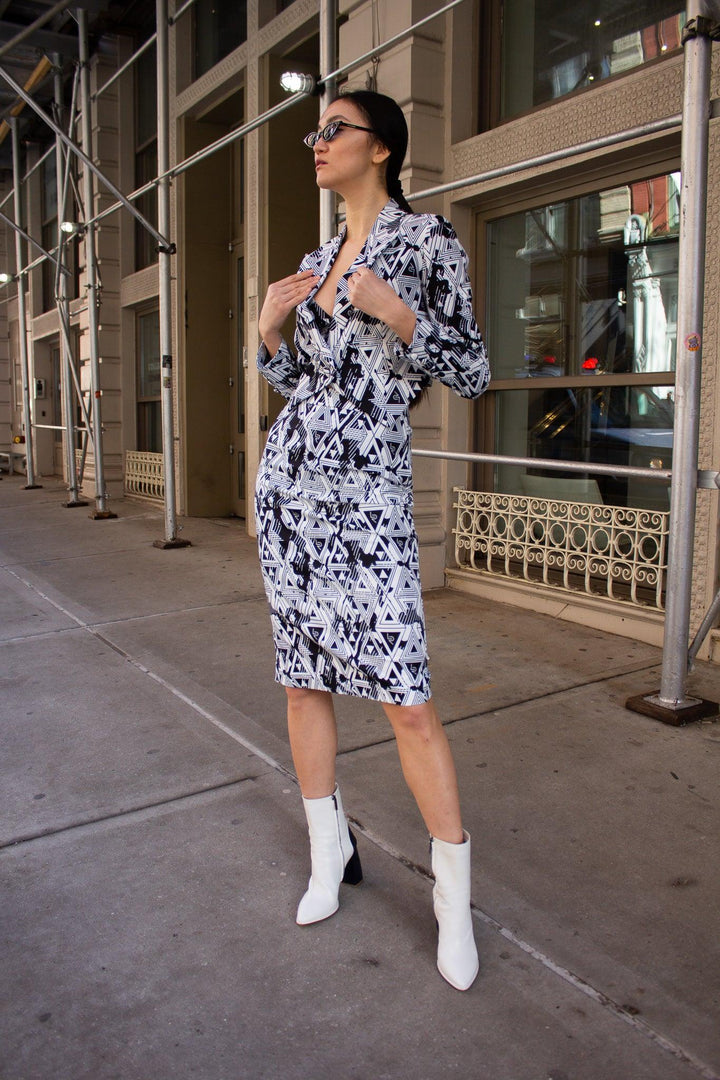 Amour Geometric Pencil Skirt by Le Réussi®