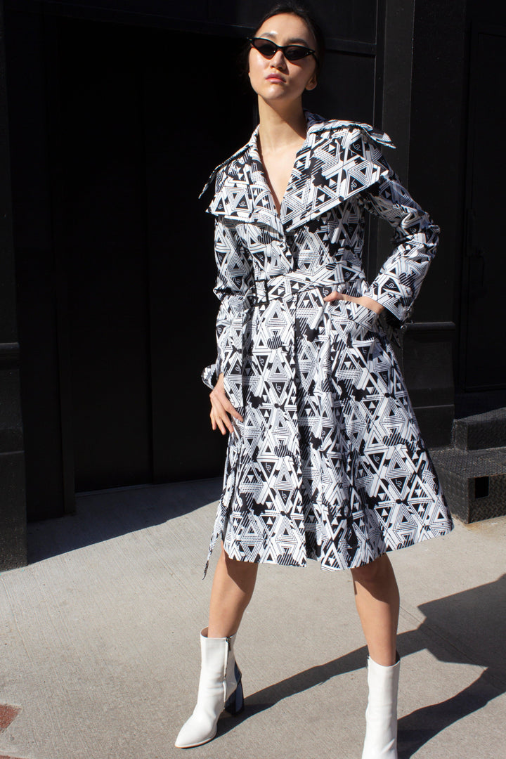 Amour Geometric Long Trench Coat by Le Réussi®