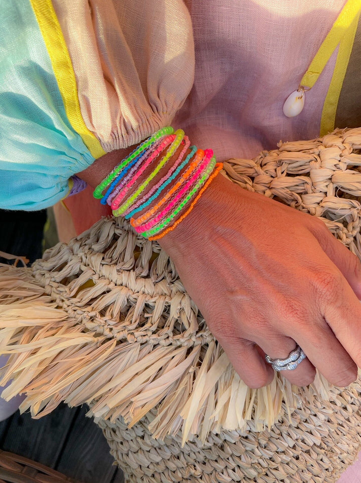 Simple Seed Bracelet | Electric Pink