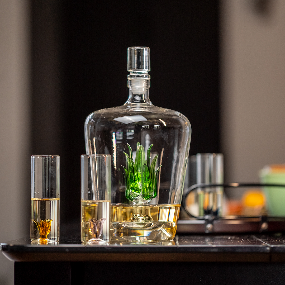 Tequila Decanter Tequila Glasses Set with Agave Decanter and 6 Agave Shot Glass