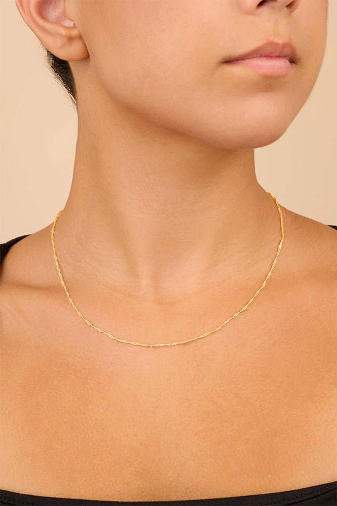 Janina Delicate Twisted Chain Necklace