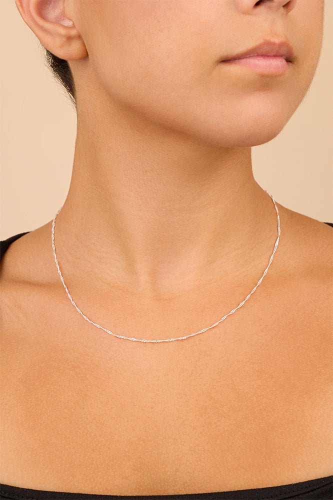 Janina Delicate Twisted Chain Necklace