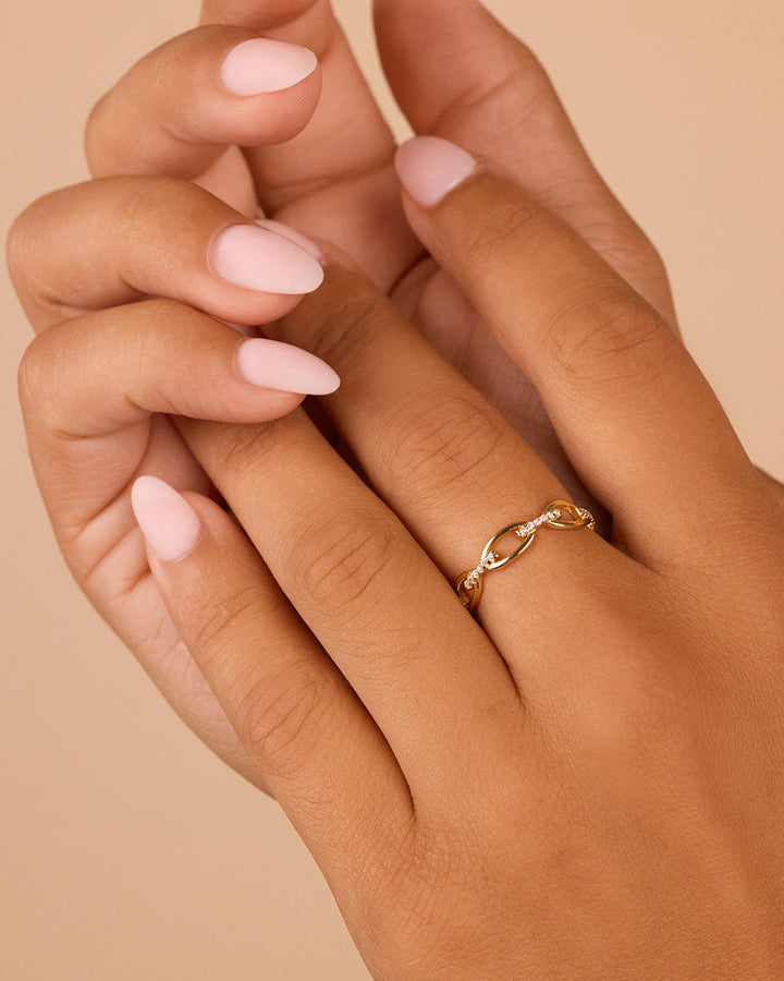 Open Chain Link Ring