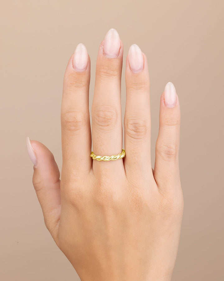 Nixie Twist Band Ring