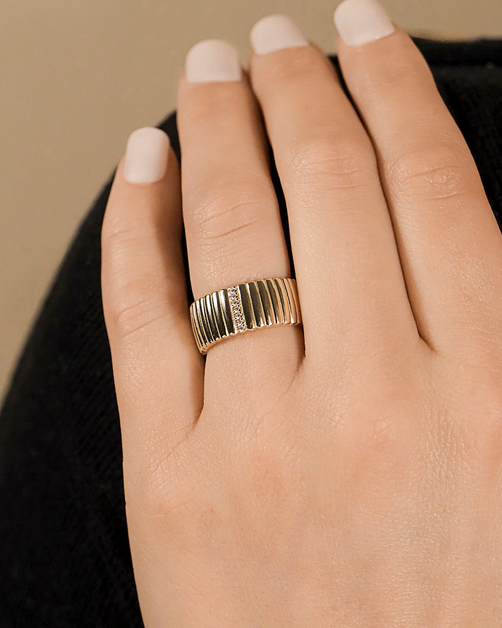Robyn Ribbed Band Ring
