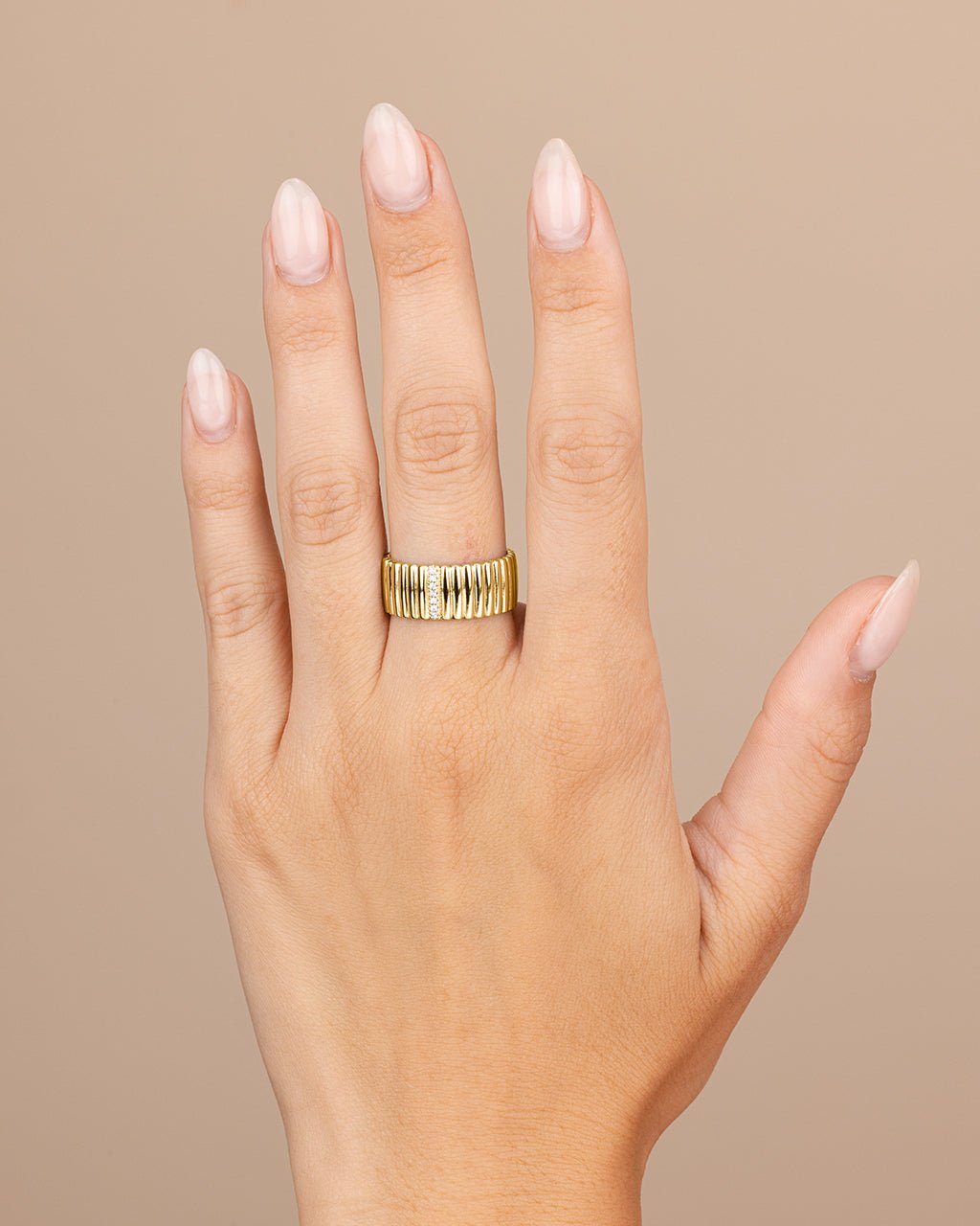 Robyn Ribbed Band Ring