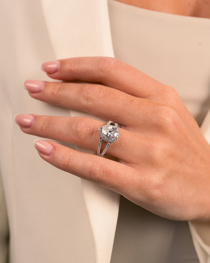 Pear Cut Engagement Ring