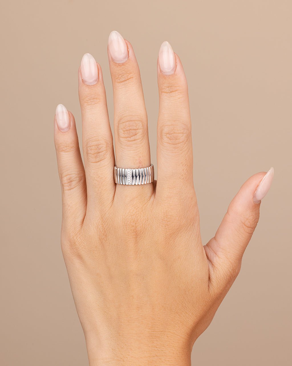 Robyn Ribbed Band Ring