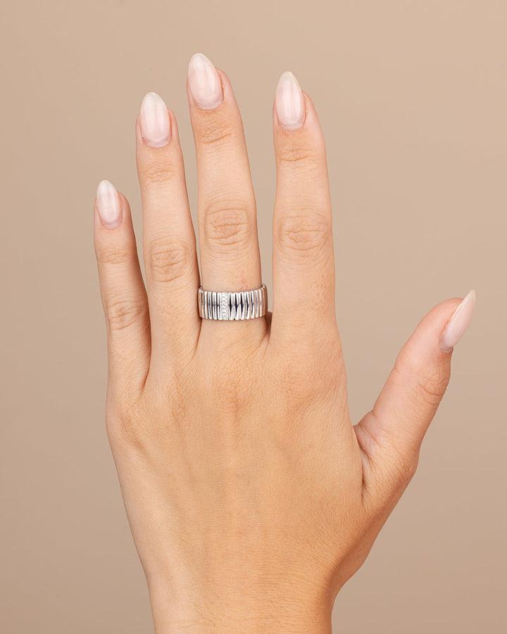 Robyn Ribbed Band Ring