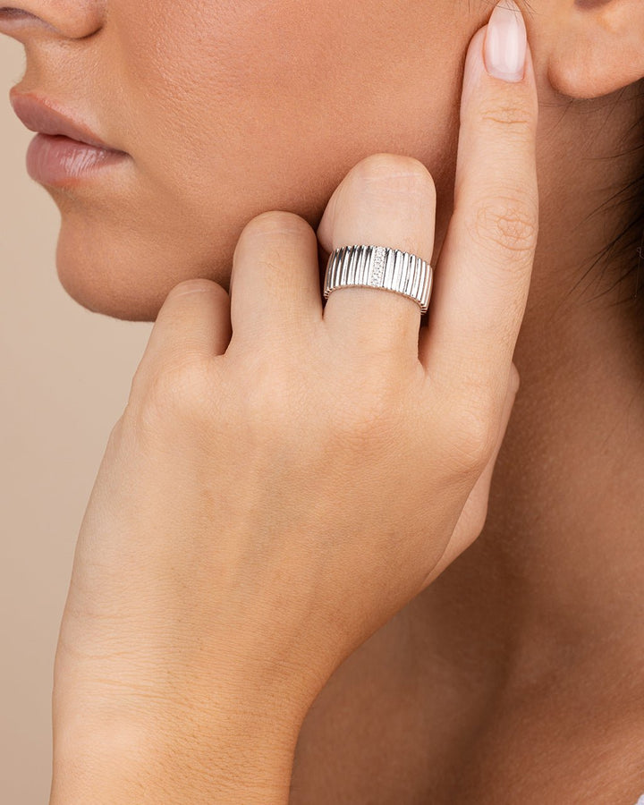 Robyn Ribbed Band Ring