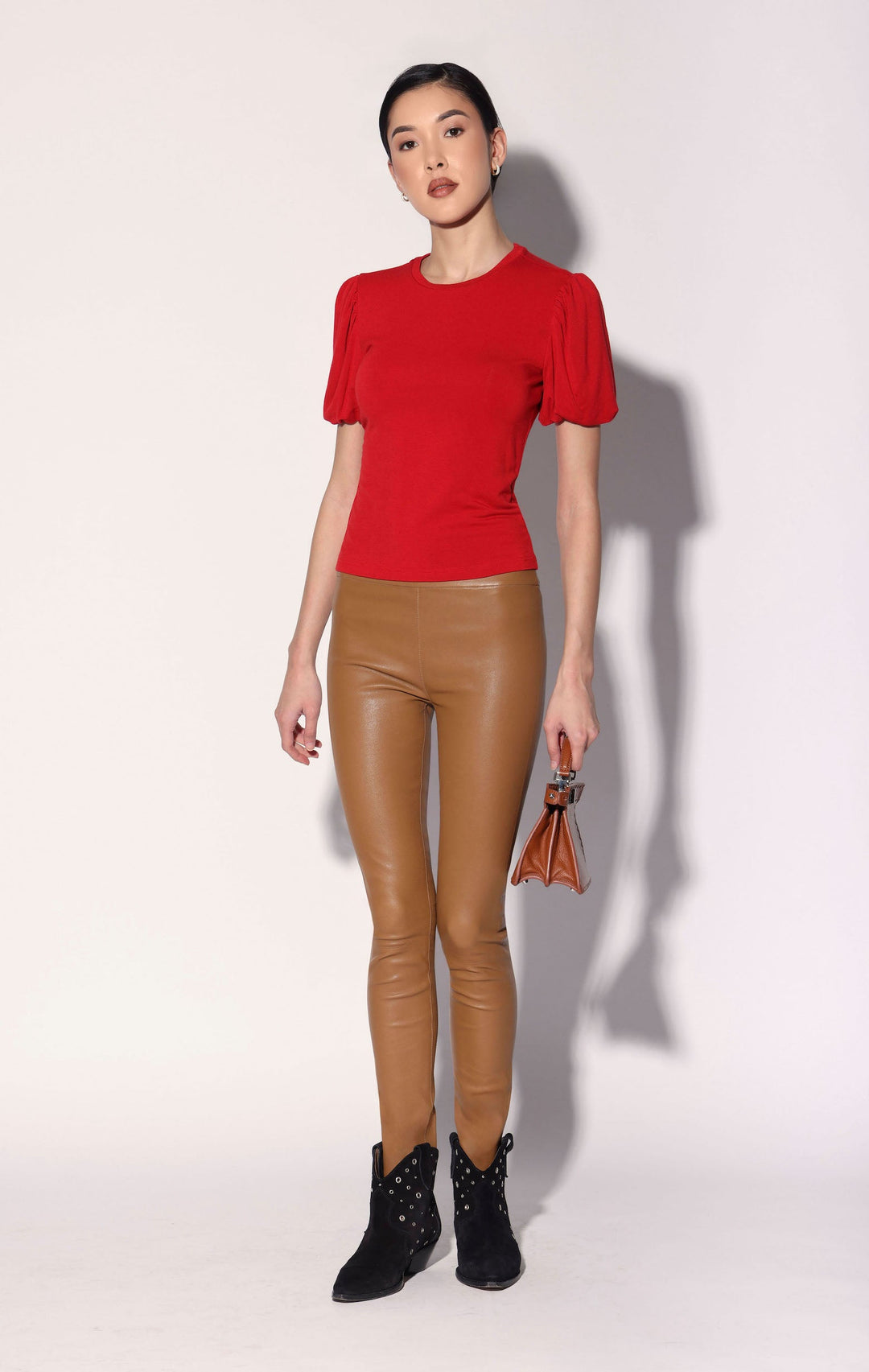 Shelly Top, Red