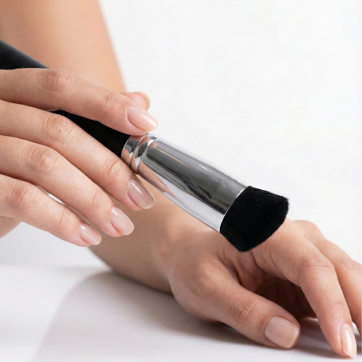 ANGLED FOUNDATION BRUSH