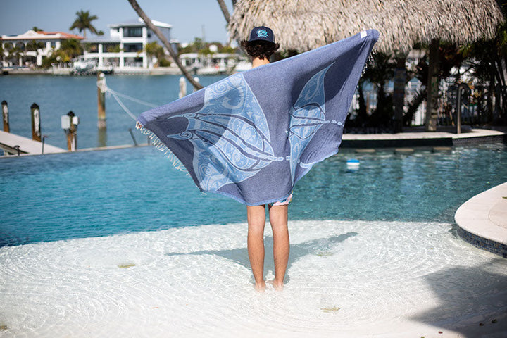 Manta Ray Bleue - Turkish Towel by Sun Drunk