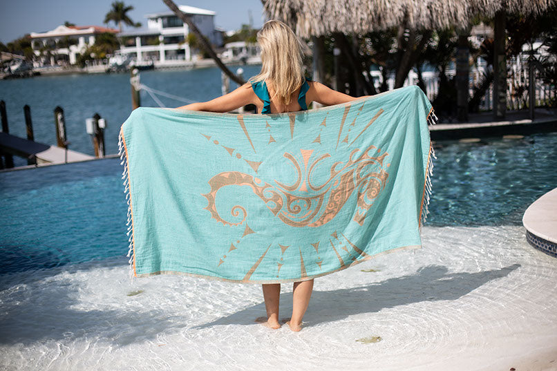 Seahorse Vert Pale - Turkish Towel by Sun Drunk