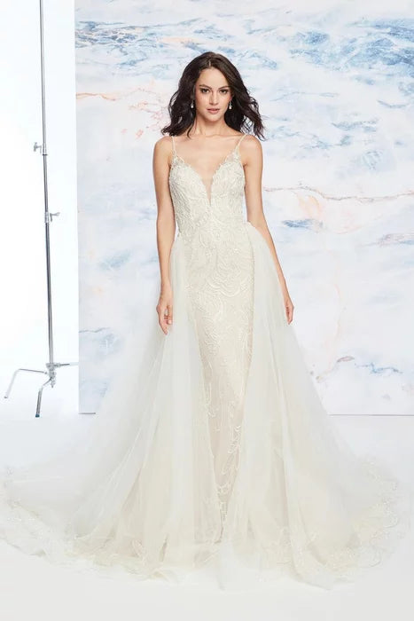 Justin Alexander Signature Wedding Gown Style 99063 Size 10