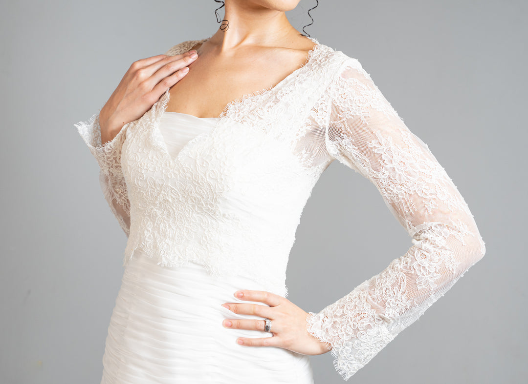 Pronovias Alencon & Chantilly Lace Bolero Size 14 Pomp and Port Pronovias Alencon & Chantilly Lace Bolero Size 14 Pomp and Port