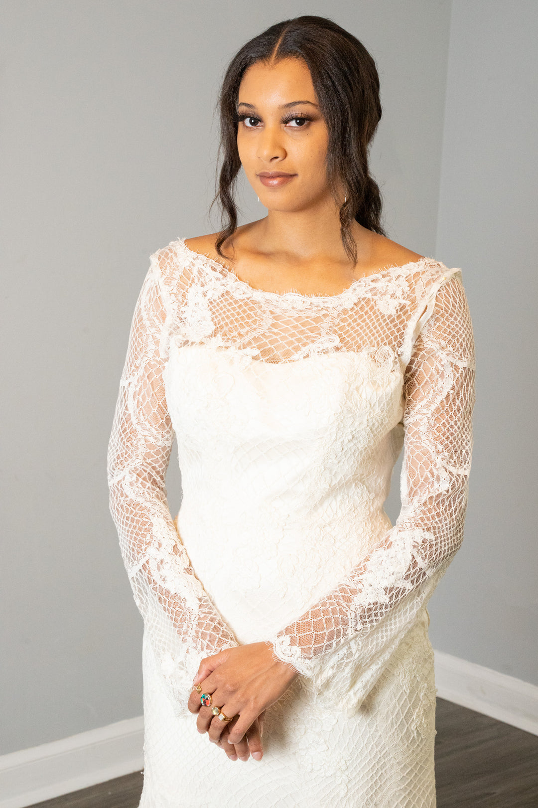 Modern Trousseau Lace Gown Size 12 (With Optional Long Sleeves)
