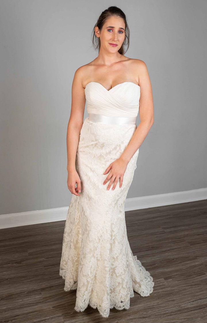 Modern Trousseau Chiffon & Lace Gown Size 12