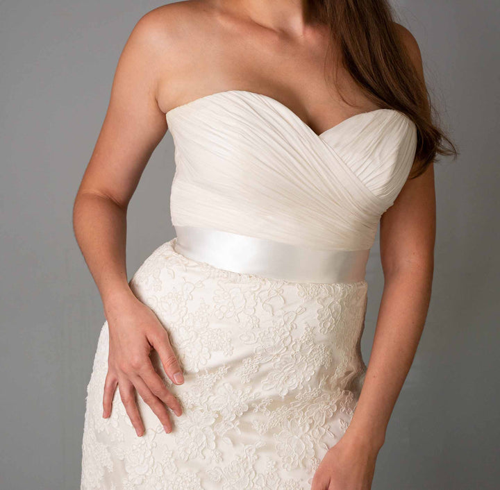 Modern Trousseau Chiffon & Lace Gown Size 12