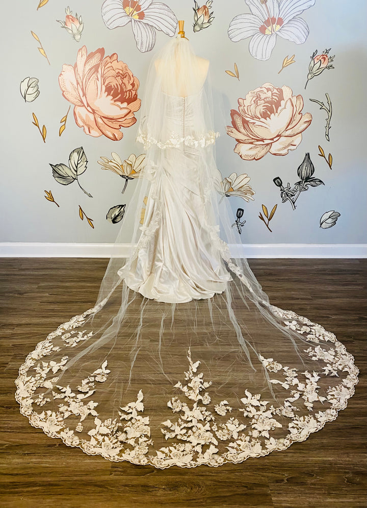 Justine M Couture 'Lilli' Cathedral Veil