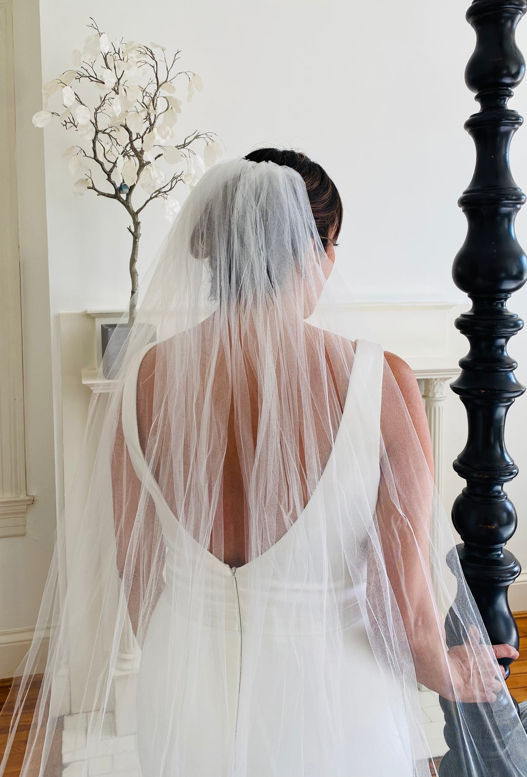 The Nina Veil – Pomp and Port