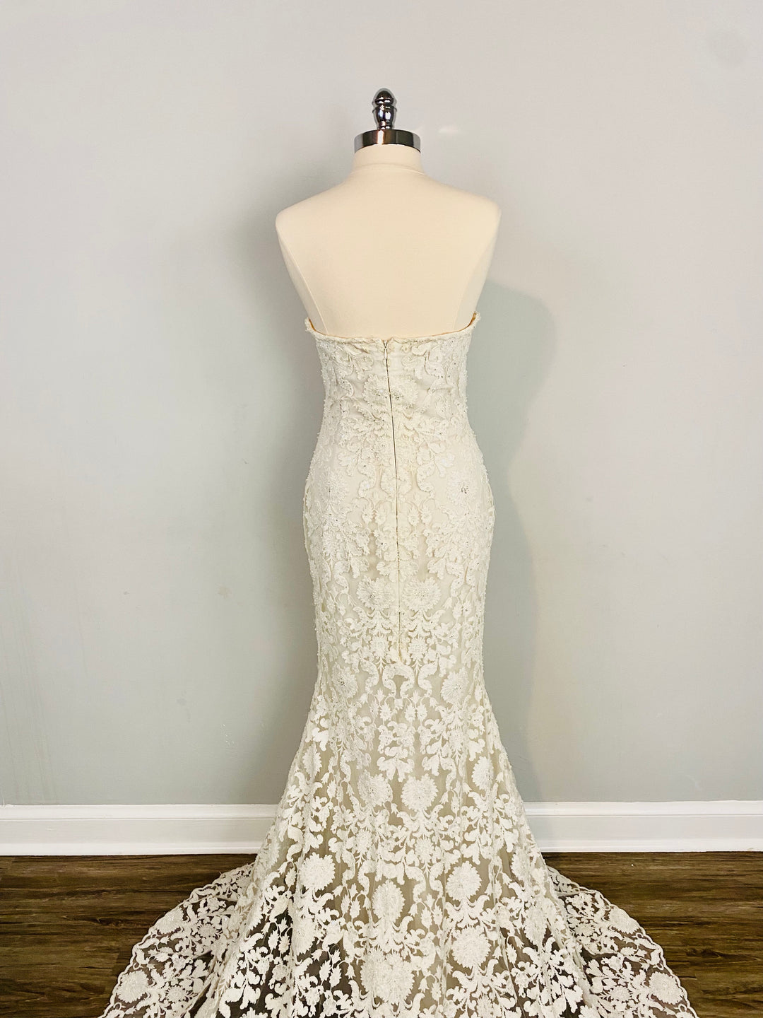 The 'Runis' Gown Size 10