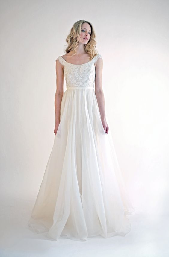 The 'Adele' Scoop Neck A-line Gown Size 12