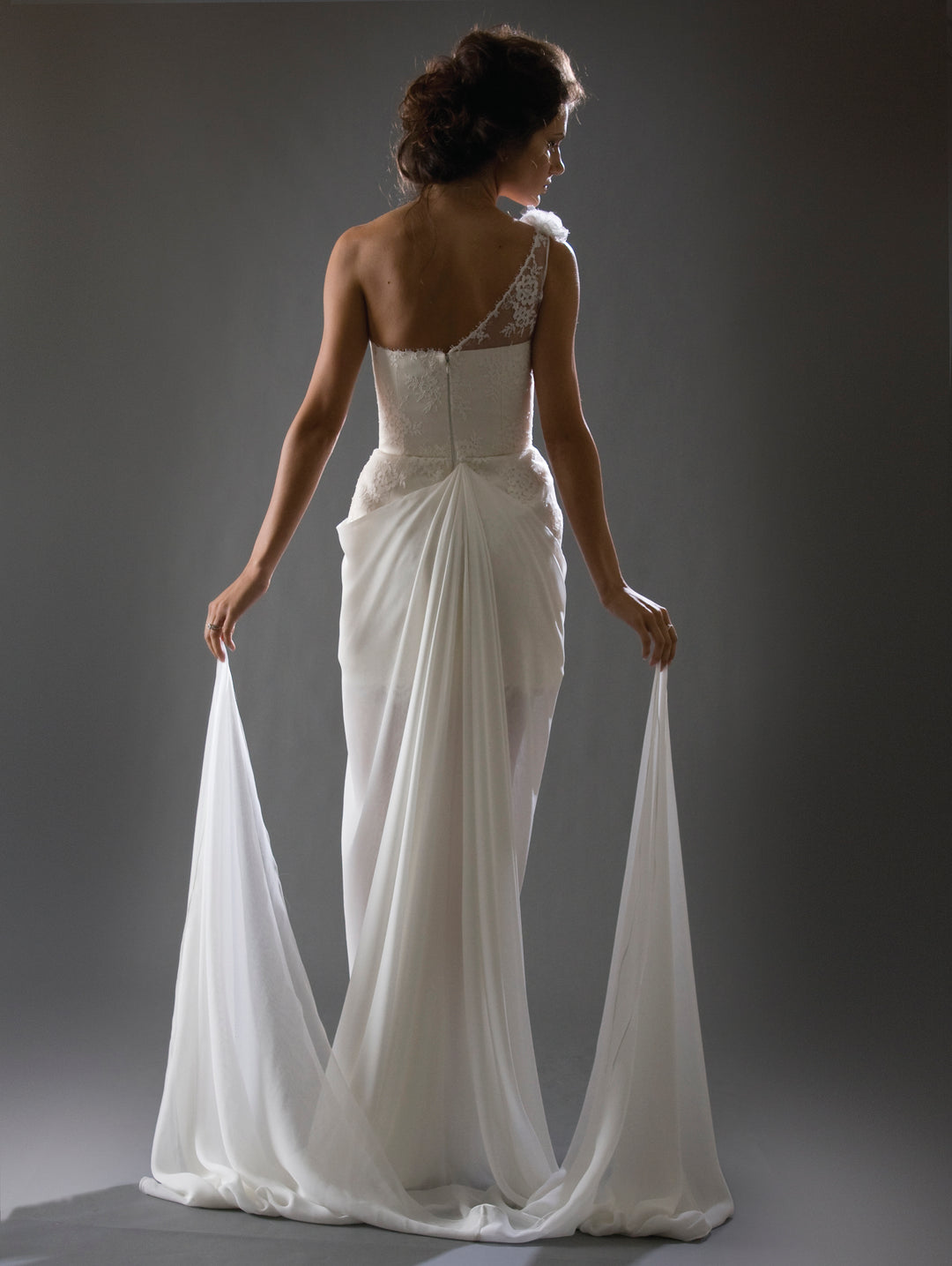 Cocoe Voci Design 'Iris' Gown Size 6 (Street Size 2)