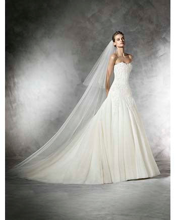 Oberti Gown by Pronovias Size 16